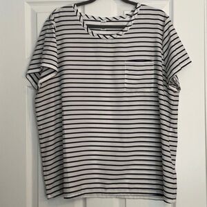 Old Navy Navy and White Striped Short Sleeve Shirt Size XL EUC